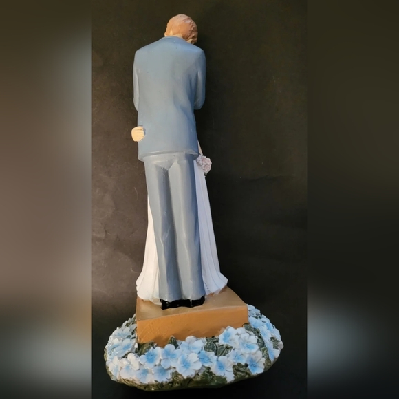 Wedding Cake Bride & Groom Topper. Resin. New wo Tags. - Picture 3 of 4